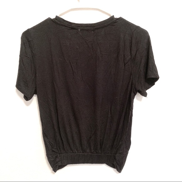 Black crop top with twist knot 🖤 - Picture 2 of 7